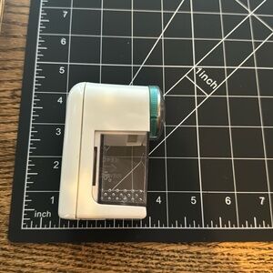 Windmere Mini Clothes Shaver